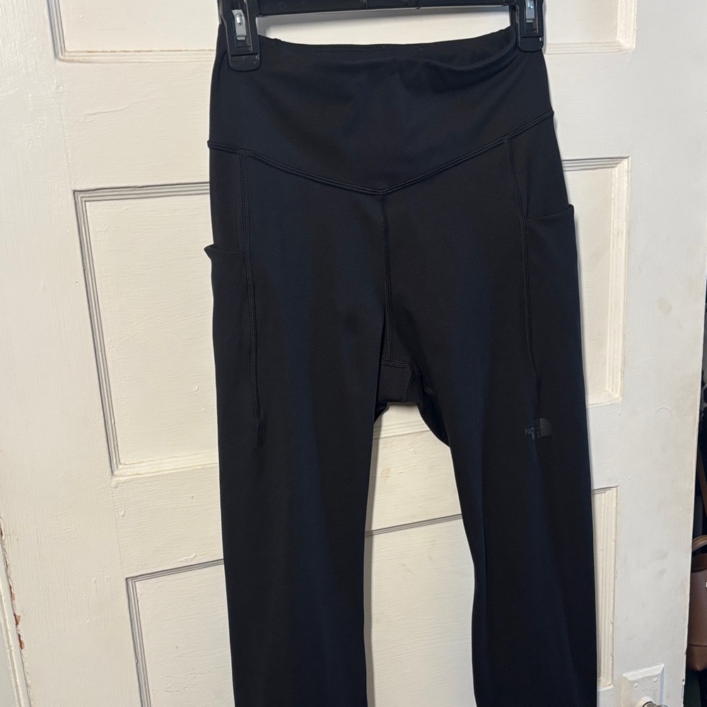 The North Face 7/8 Black Leggings w Pockets